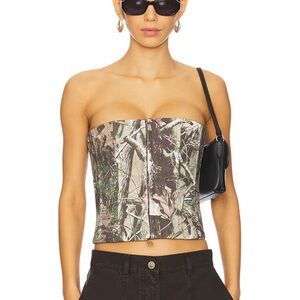 x REVOLVE Corset Top in Camo
GUIZIO